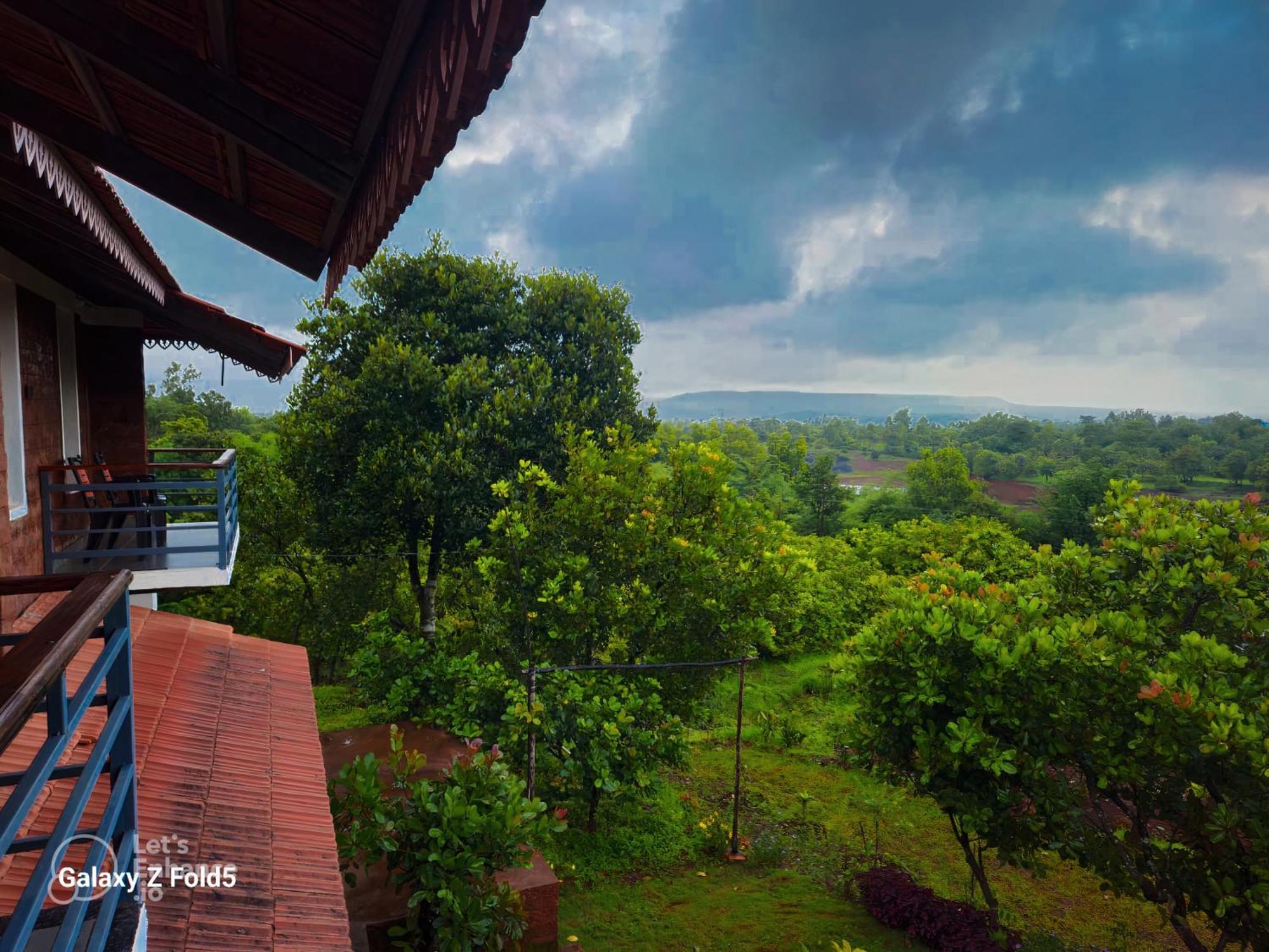 Chalobahills Farmstay Resort Ajra Buitenkant foto